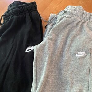 Women’s Nike sweat pants size small